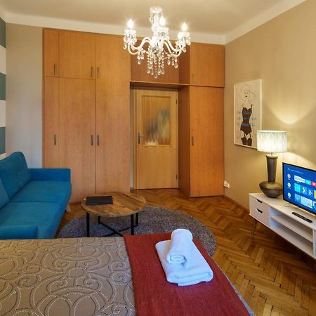 פראג Dlouha Apartment With Balcony מראה חיצוני תמונה