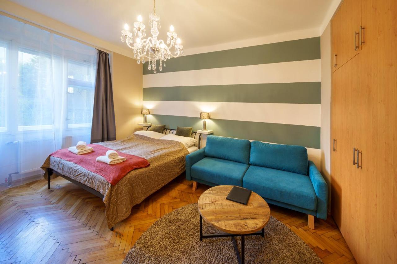 פראג Dlouha Apartment With Balcony מראה חיצוני תמונה