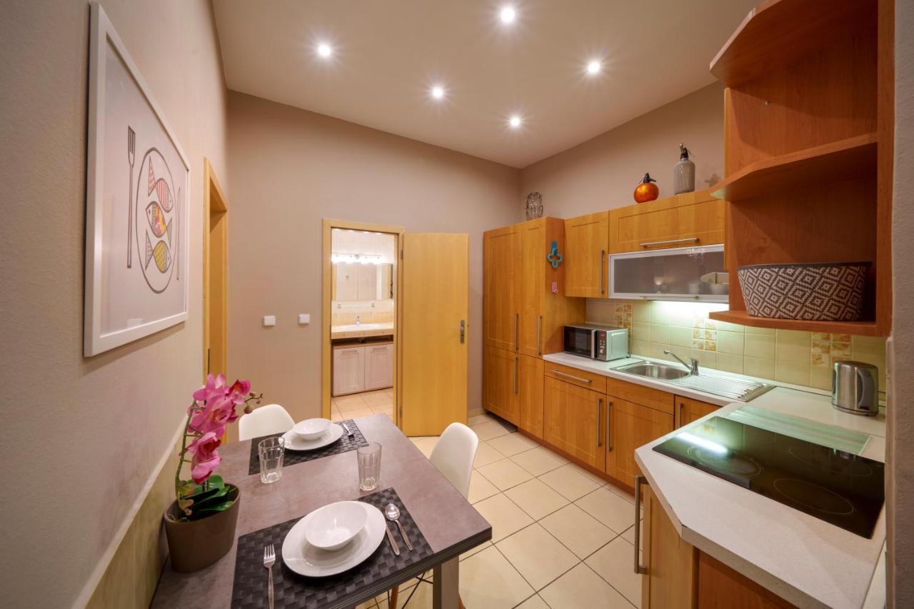 פראג Dlouha Apartment With Balcony מראה חיצוני תמונה