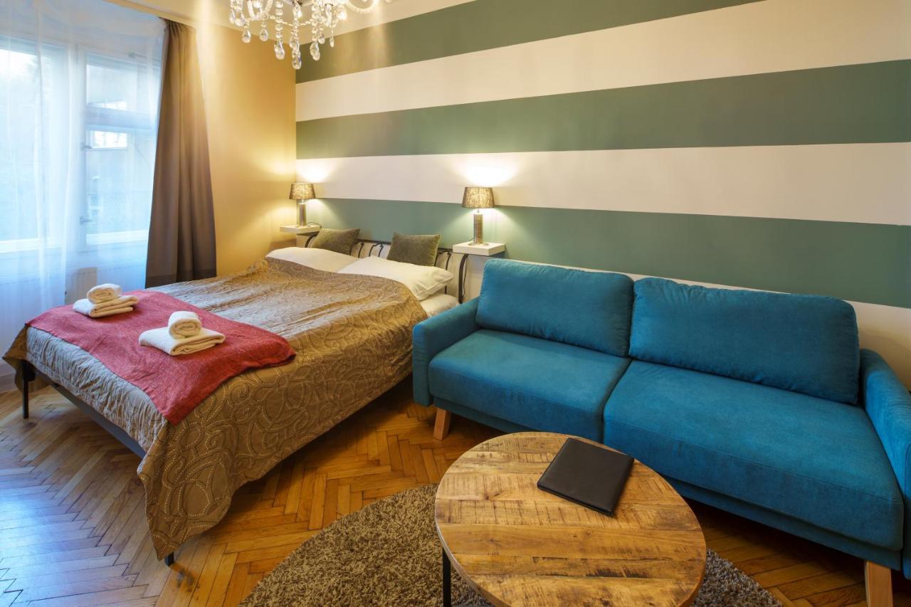 פראג Dlouha Apartment With Balcony מראה חיצוני תמונה
