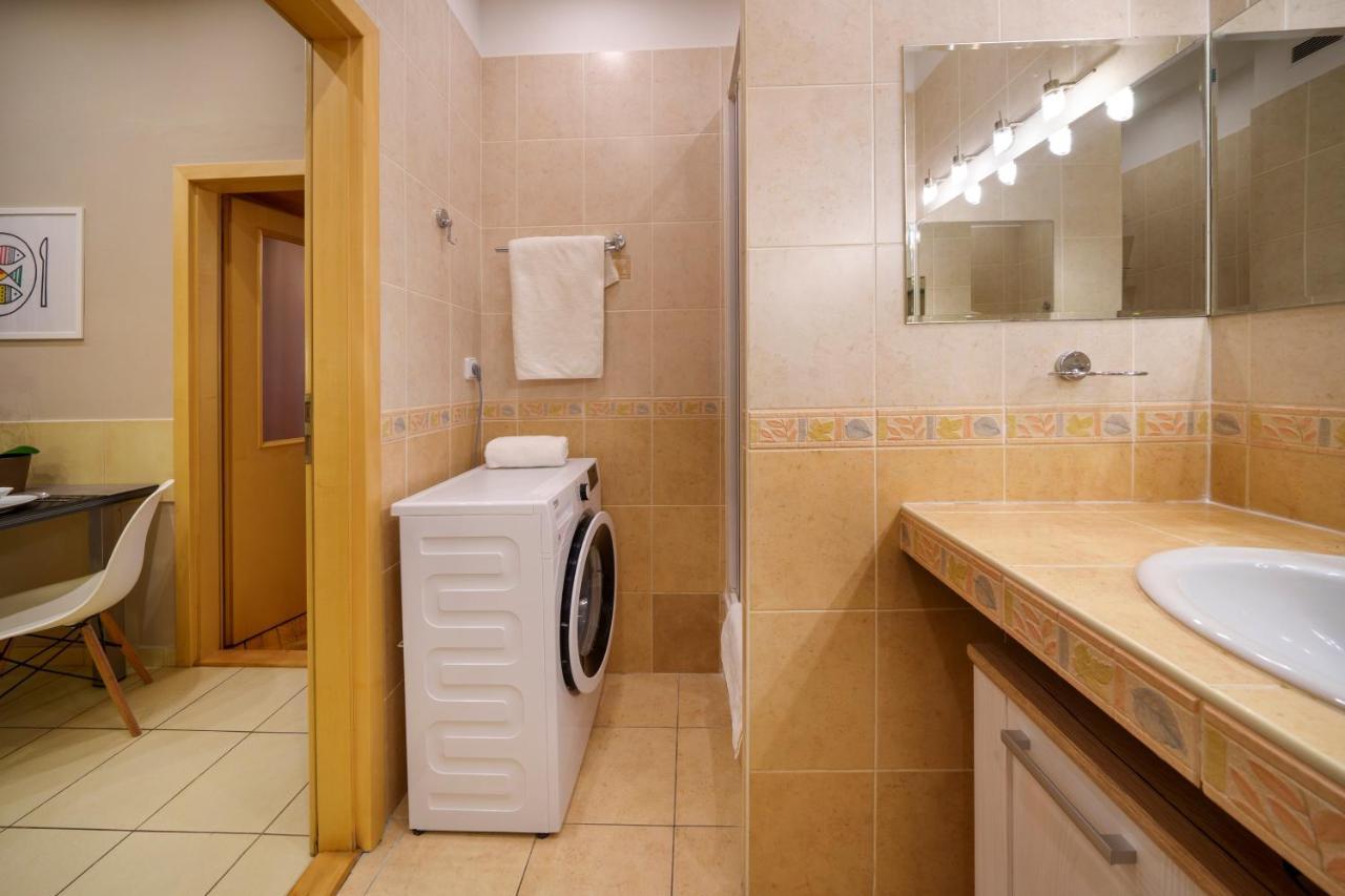 פראג Dlouha Apartment With Balcony מראה חיצוני תמונה